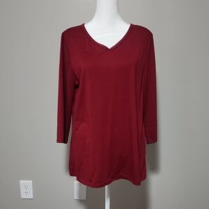 Women's V-Neck 3/4 Sleeve Top - Burgundy